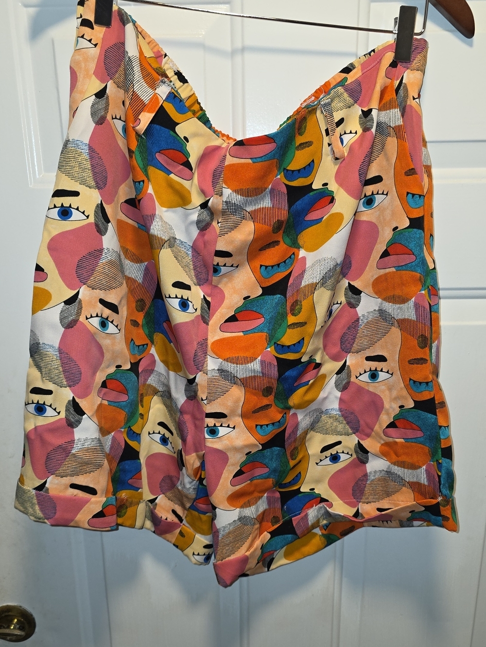 Abstract Face Print Women's Bermuda Shorts in Multicolor